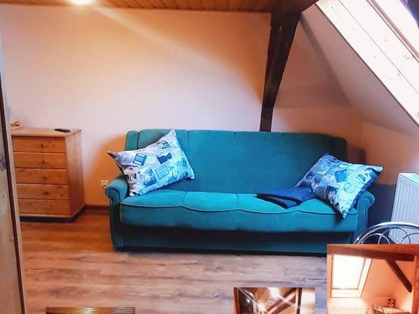 POKOJE GOŚCINNE ,,POD SKAŁKAMI" Z ŁAZIENKAMI I ANEKSAMI KUCHENNYMI