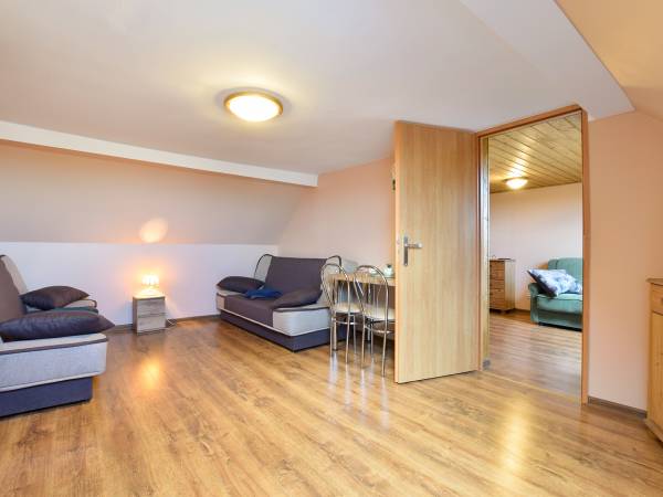 POKOJE GOŚCINNE ,,POD SKAŁKAMI" Z ŁAZIENKAMI I ANEKSAMI KUCHENNYMI