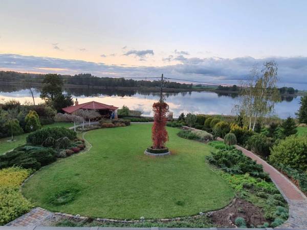 Ogród widok z balkonu