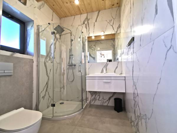 Morska Przystań'' i apartamentu ,,Dzikość Północy''