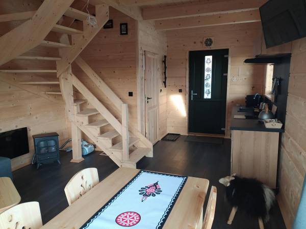 Pokój z aneksem kuchennym