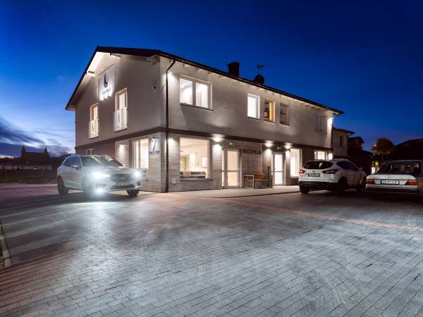 budynek recepcji i apartamentów