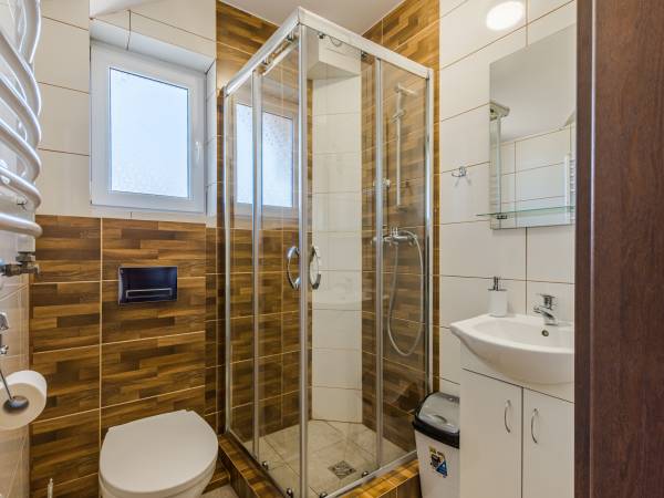 Łazienka pokoju numer 8