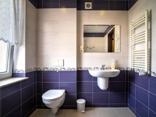 łazienka z prysznicem