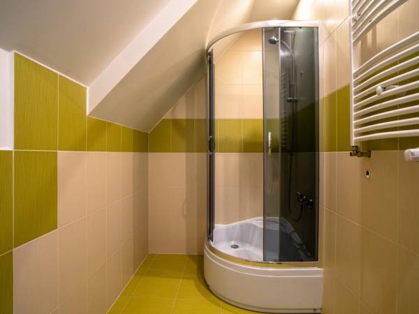 zielona łazienka-prysznic