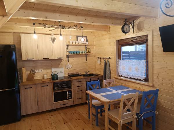 Chatka W Małym Lasku