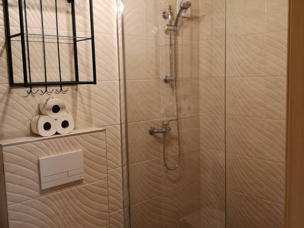 Chatka W Małym Lasku