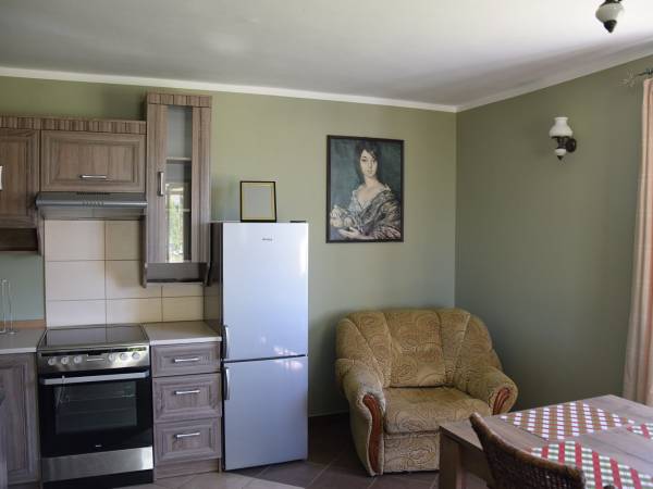 kuchnia w lokalu dla 8 osób