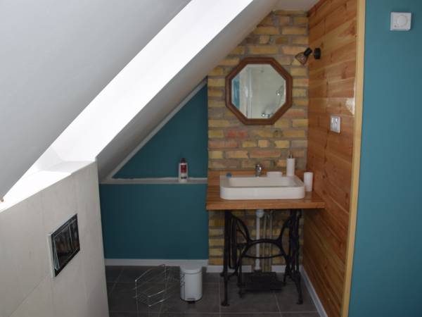 łazienka w lokalu dla 8 osób