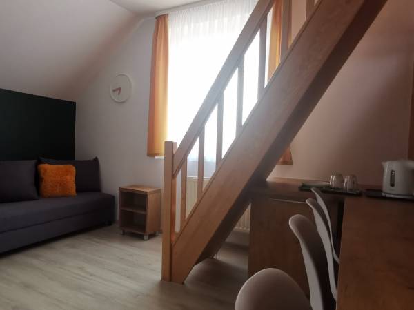 POKÓJ NR 1 studio dwupoziomowe