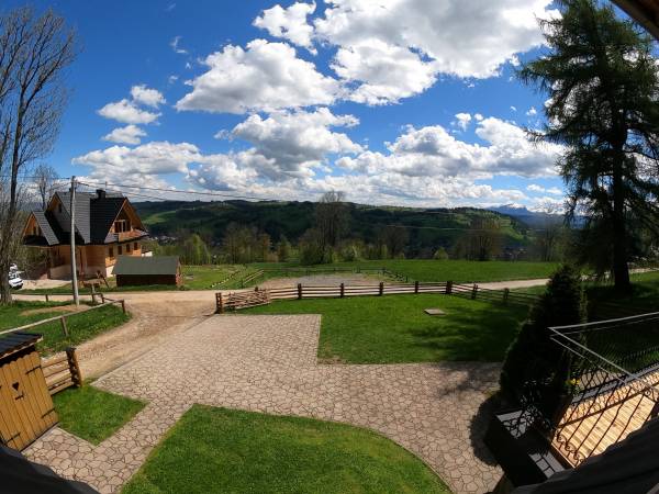 Widok bezpośrednio z pokoju 3 -pokojowego nr 2