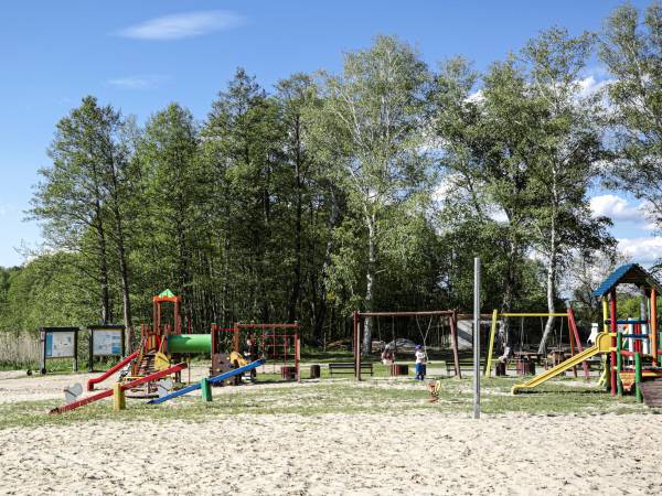 plac zabaw na plaży