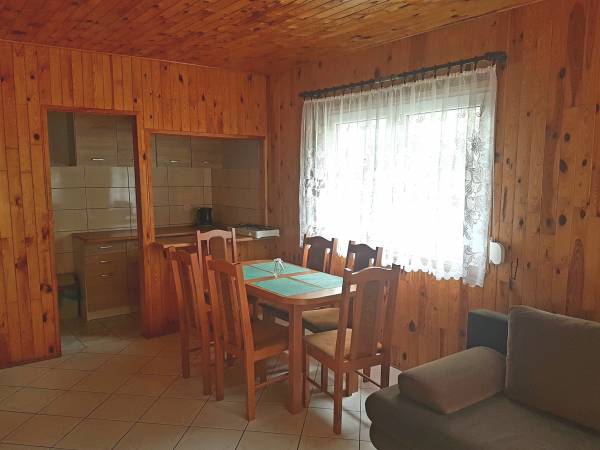 Domek nr 2 (5-10 osobowy)