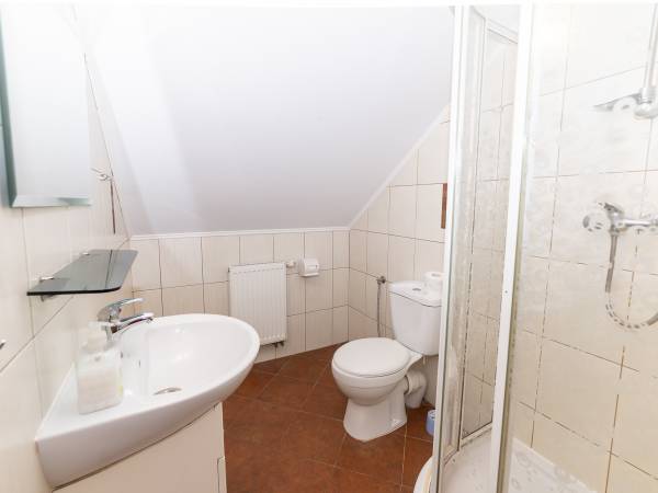 POKOJE GOŚCINNE U BASI