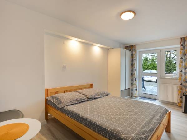 Pokój 2 osobowy z łazienką i niezależnym wejściem.