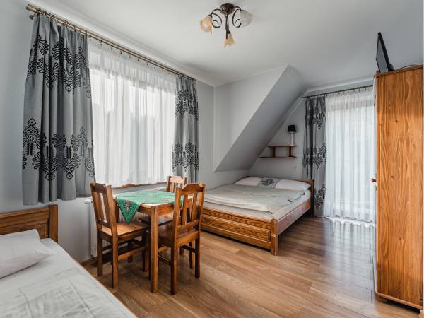 Pokój 3 os z balkonem