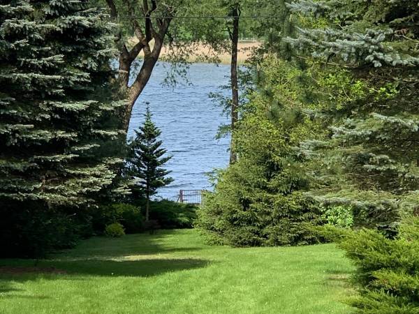 Dom w Zieleni Nad Jeziorem