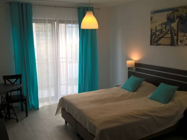Apartament - I pokój 500zł/doba ze śniadaniem)