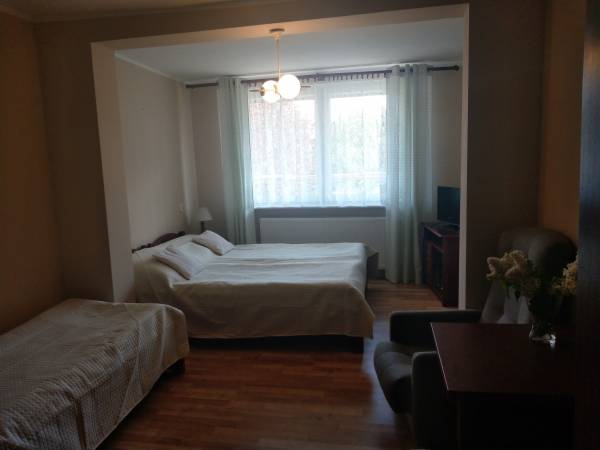 Pokój 3-osobowy ( I budynek)