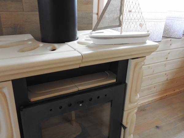 kominek w domku skandynawskim