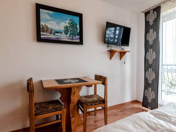 pokoj z tarasem 2 os