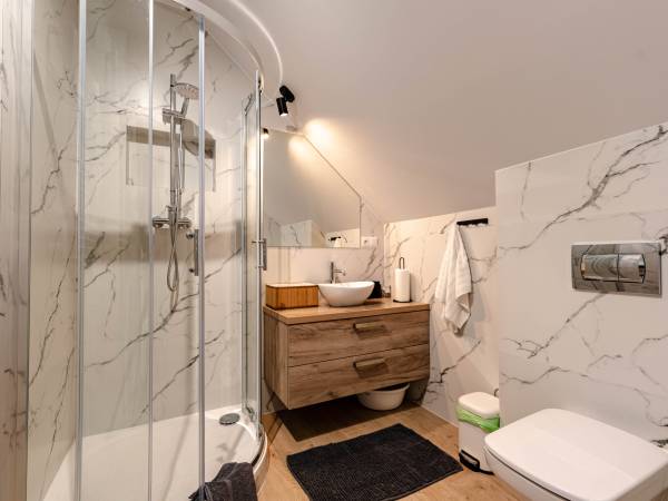 lazienka kolo sypialni 2 pietro