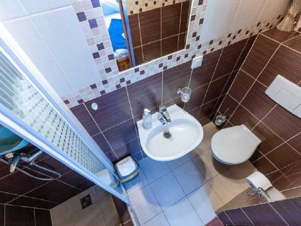 pokój bałtycki 2 osobowy, parter, wejście z tarasu i taras. Pokój numer 4.