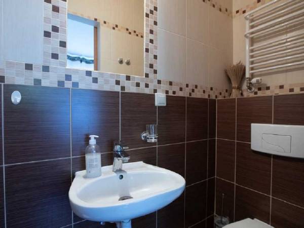 pokój bałtycki 2 osobowy, parter, wejście z tarasu i taras. Pokój numer 4.