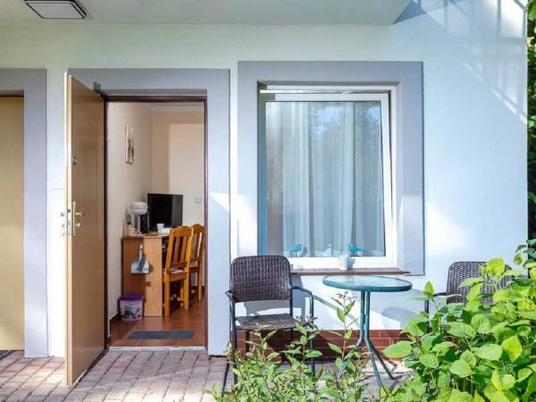 pokój bałtycki 2 osobowy, parter, wejście z tarasu i taras. Pokój numer 4.