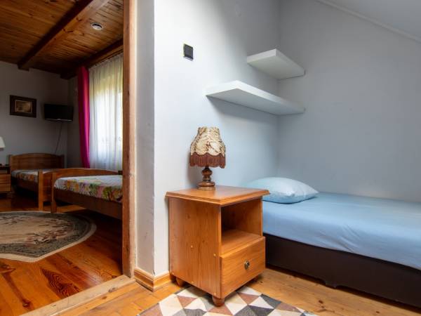 Pokój 4 osobowy z poddaszem na górze