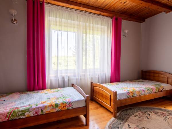 Pokój 4 osobowy z poddaszem na górze