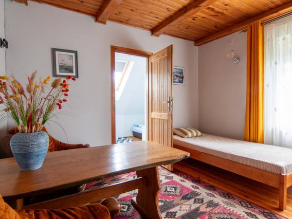 Pokój 4 osobowy z poddaszem na górze