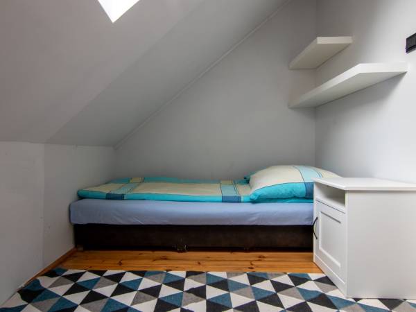 Pokój 4 osobowy z poddaszem na górze