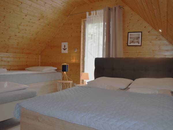 Sypialnia nr 1 2 pojedyńcze łóżka 90x200, 1 x 160x200