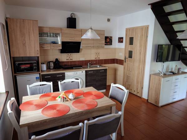 Aneks kuchenny i jadalnia