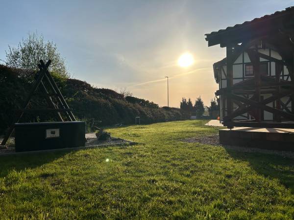 Zaciszna Przystań Dębina: obiekt na zewnątrz.