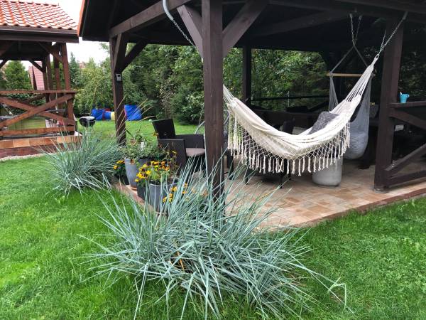 Zaciszna Przystań Dębina: obiekt na zewnątrz.