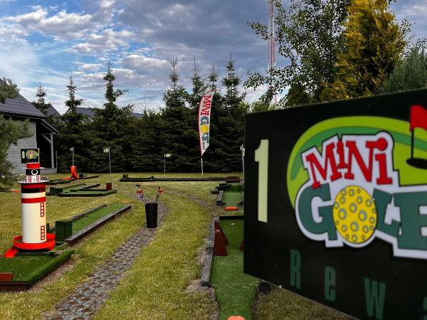 Domki i Apartamenty Kapitańskie, obiekt z prywatnym polem do Mini Golfa