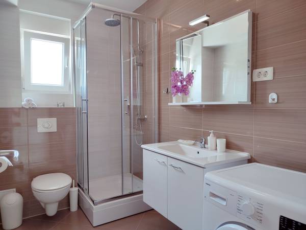 Enelani Apartamenty - tuż obok Trogiru!