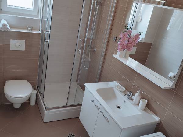 Enelani Apartamenty - tuż obok Trogiru!