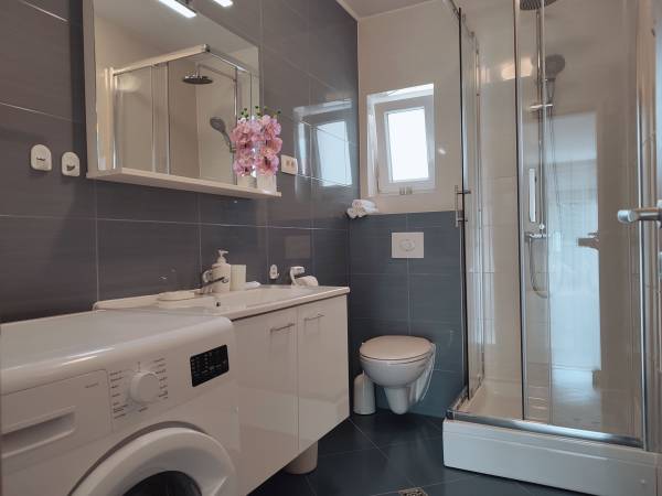 Enelani Apartamenty - tuż obok Trogiru!