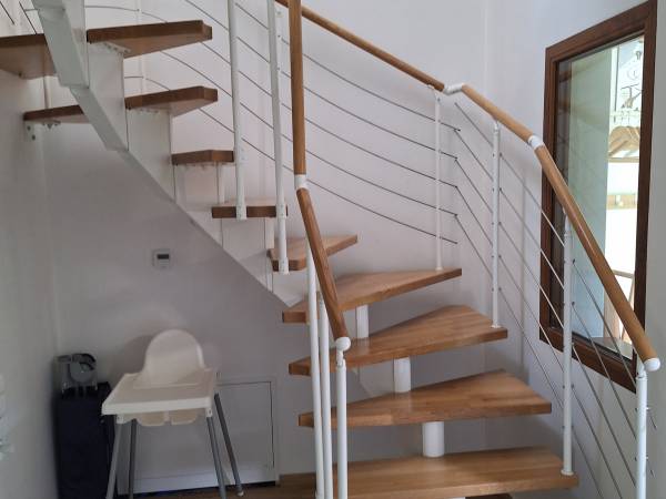 FOLK_schody na poddasze