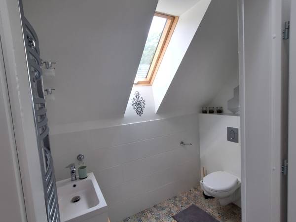 FOLK_łazienka na poddaszu