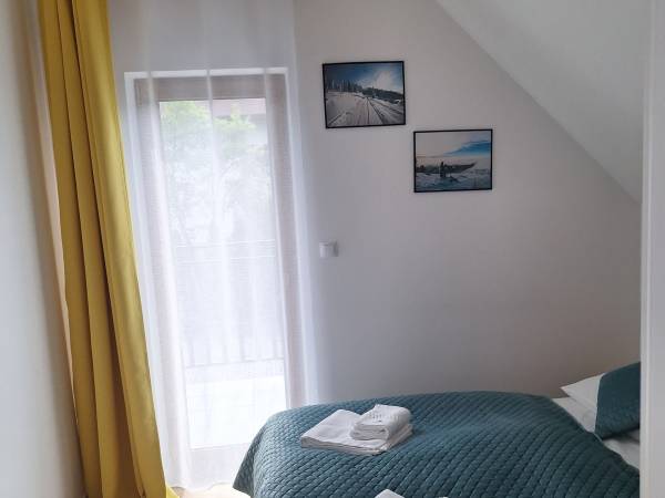 LEŚNY_ 1 sypialnia z wyjściem na balkon
