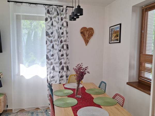 LEŚNY_ stół w salnie