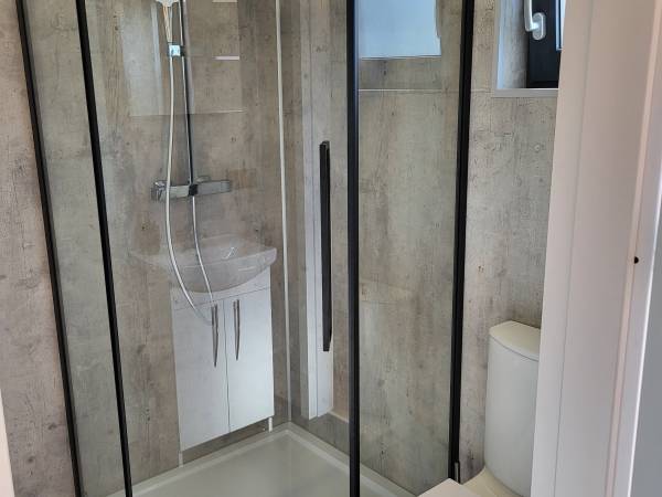 domek premium 4-osobowy łazienka