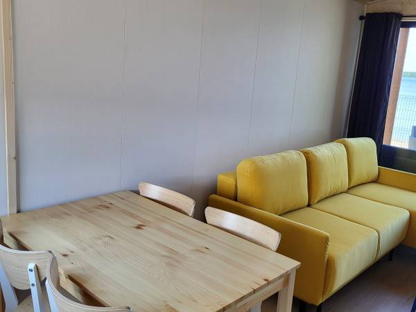 domek premium 4-osobowy salon