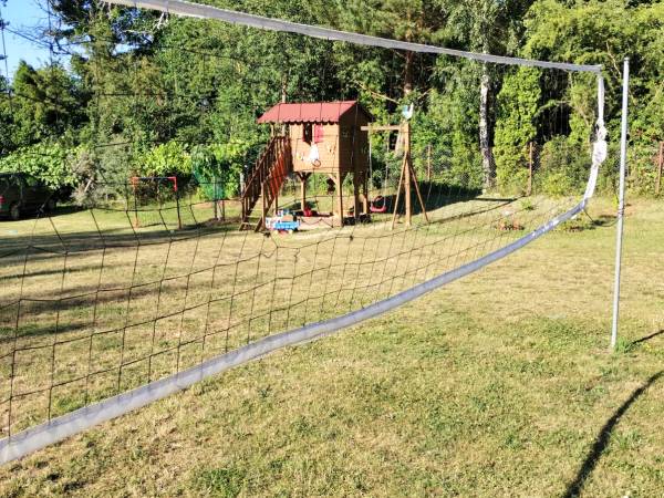 DOMKI LETNISKOWE NAD JEZIOREM NA MAZURACH 