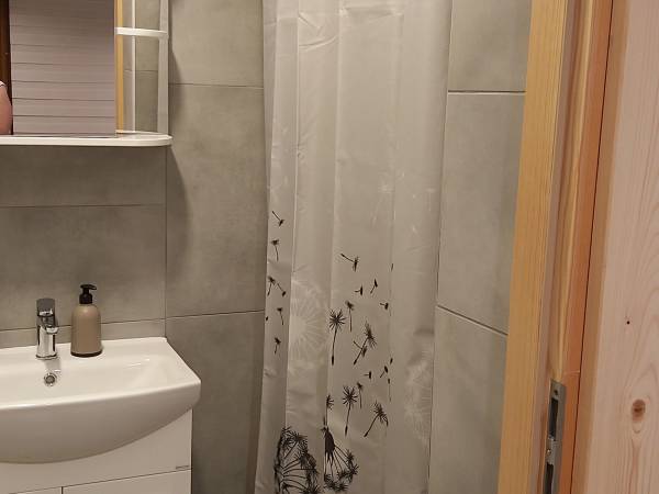 Apartament dół-łazienka