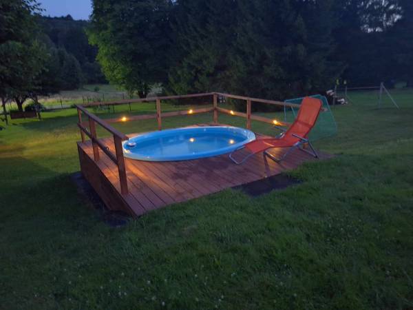 Całoroczne domki pod lasem